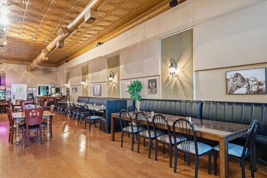 More Photos Of 109 N Houston St, Edgewood Restaurant For Sale