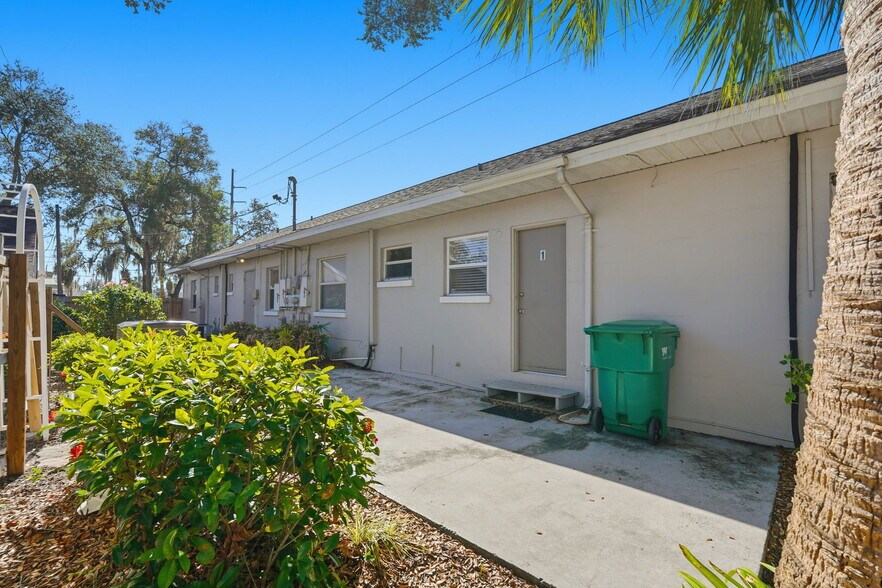 More Photos Of 500-510 Tarpon Ave E, Tarpon Springs Office For Sale