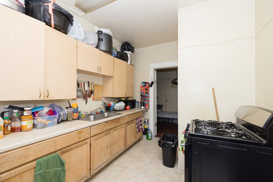 More Photos Of 694 S Burlington Ave, Los Angeles Apartments For Sale