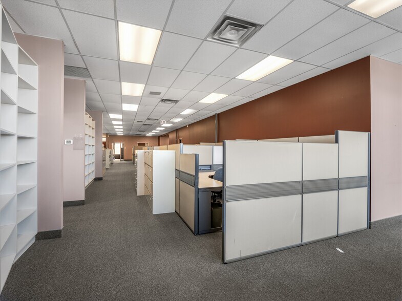 More Photos Of 3200 Deziel Dr, Windsor Unknown For Lease