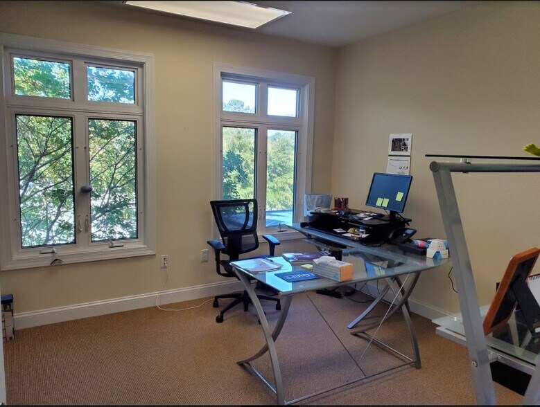 More Photos Of 5015 Southpark Dr, Durham Medical For Lease