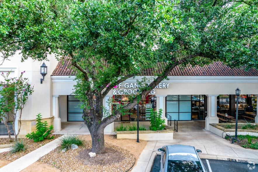 More Photos Of 999 E Basse Rd, San Antonio Unknown For Lease