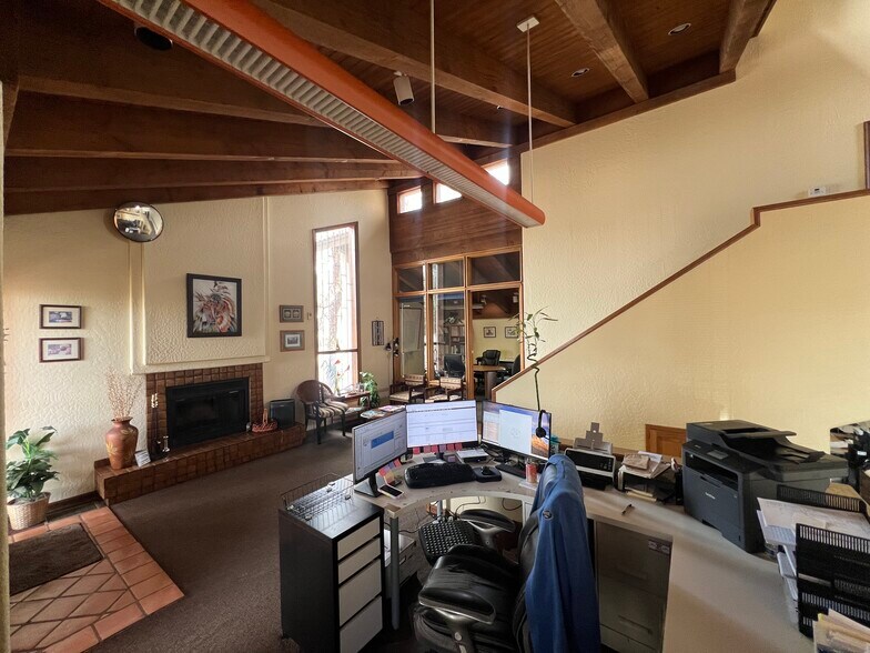 More Photos Of 351 W Hatcher Rd, Phoenix Office For Sale