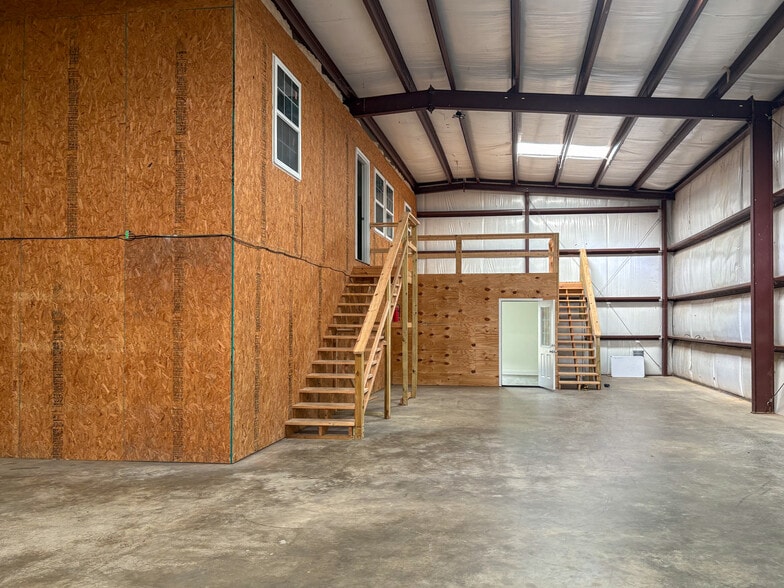 More Photos Of 725 Cardinal Cir, Summerdale Industrial For Lease