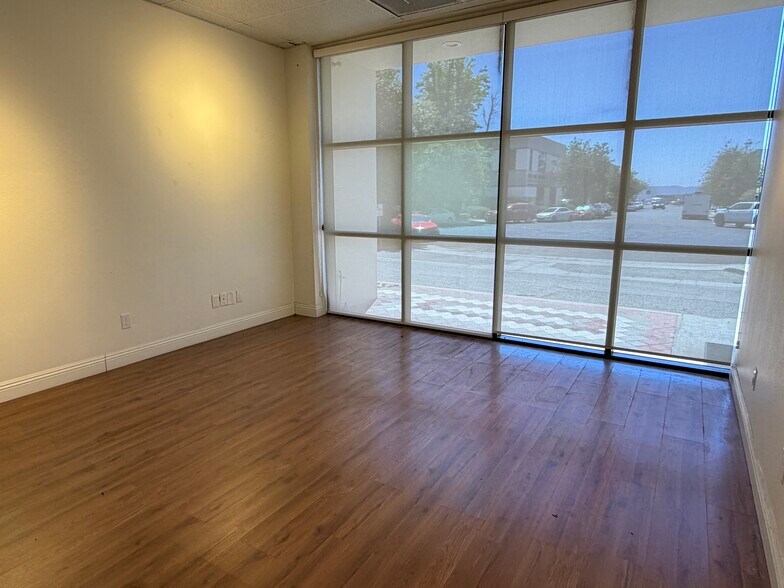 More Photos Of 7949 Ajay Dr, Sun Valley Warehouse For Lease