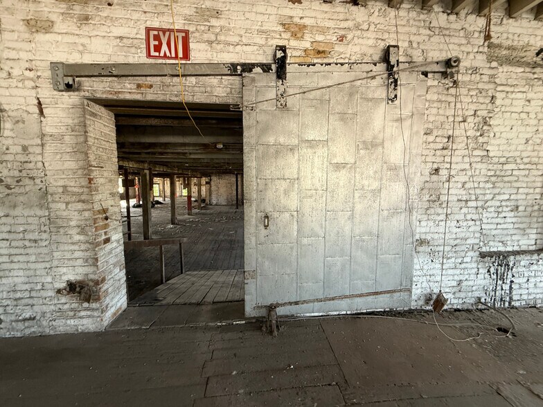 More Photos Of 285 Second St, Troy Warehouse For Sale