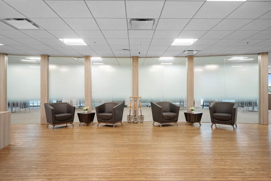 More Photos Of 301 N Lake Ave, Pasadena Office For Lease