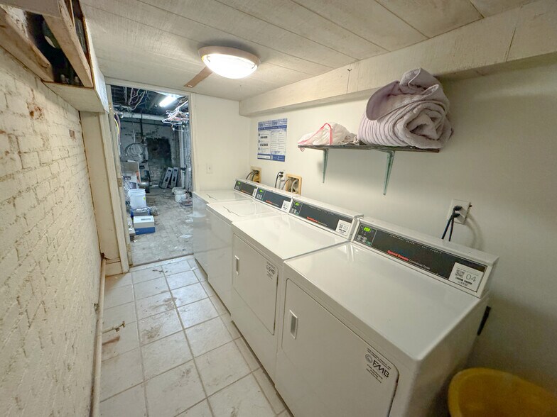 More Photos Of 814 Park Ave, Baltimore Apartments For Sale