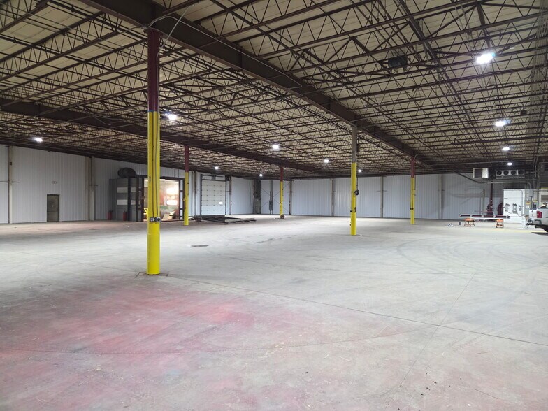 More Photos Of 2911 W Reach Rd, Williamsport Manufacturing For Lease