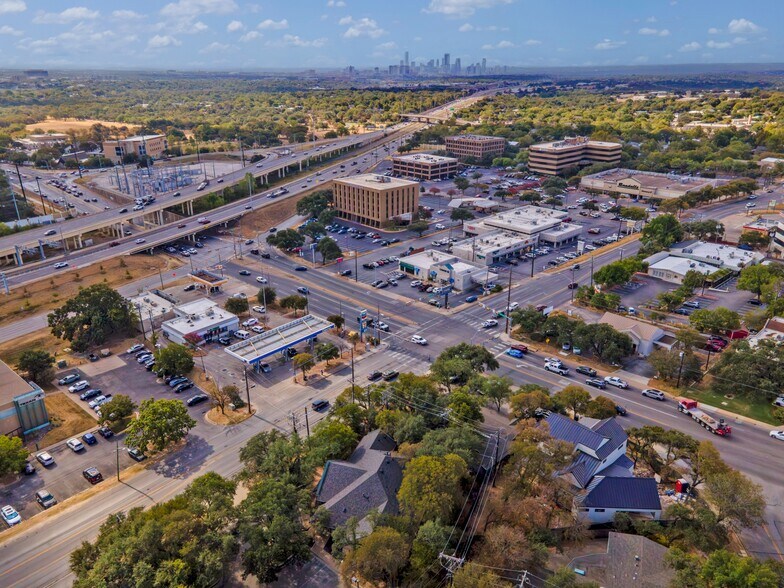 More Photos Of 5718 Balcones Dr, Austin Medical For Sale