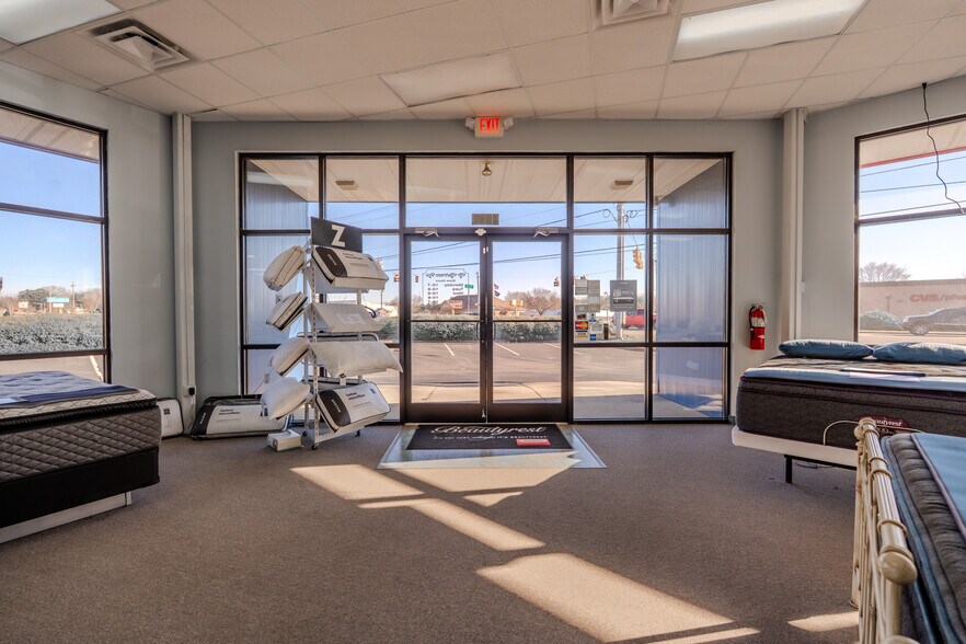 More Photos Of 1088 S Pendleton St, Easley Freestanding For Lease