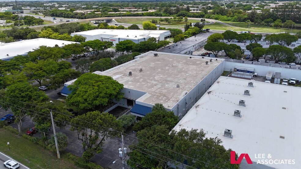 More Photos Of 1721 Blount Rd, Pompano Beach Warehouse For Lease