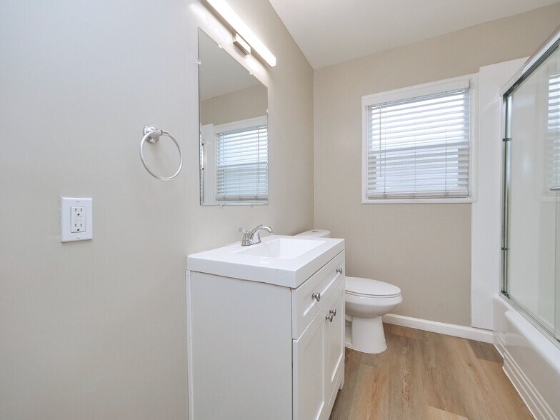 More Photos Of 1315 135th Ave, San Leandro Apartments For Sale