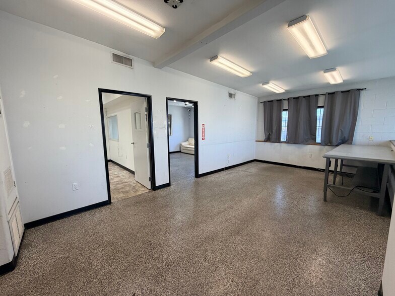 More Photos Of 2165 Gaylord St, Long Beach Warehouse For Lease