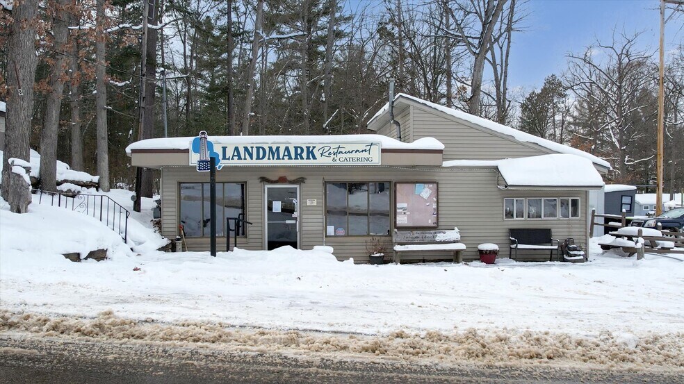 More Photos Of 5937 W Higgins Lake Dr, Roscommon Restaurant For Sale