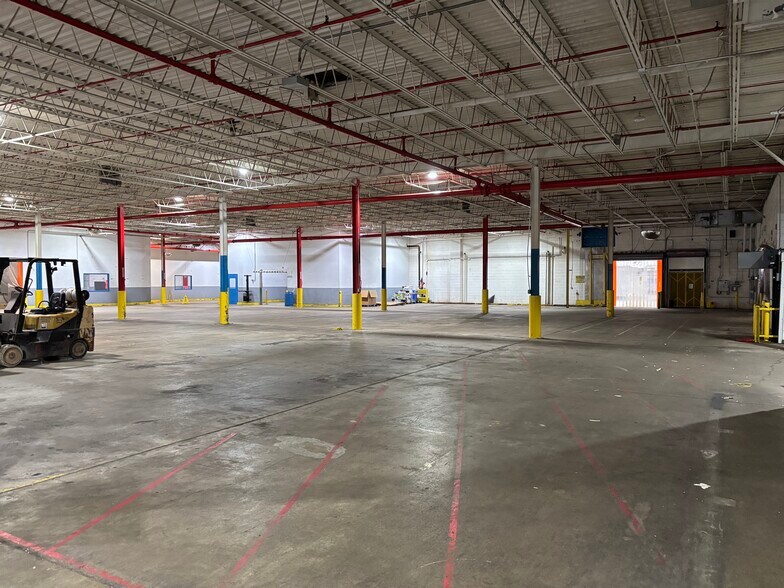 More Photos Of 1000 Robins Rd, Lynchburg Manufacturing For Lease