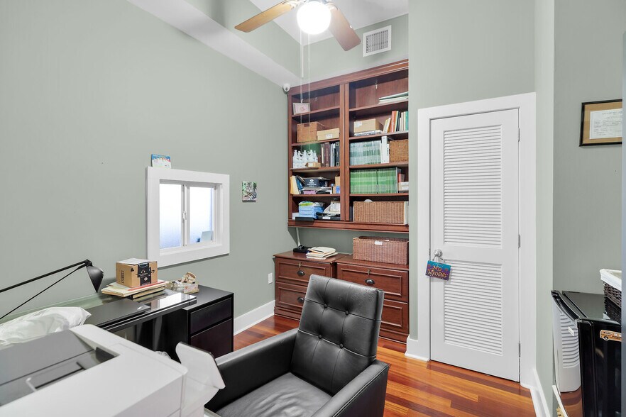 More Photos Of 812 Fleming St, Key West Storefront For Sale