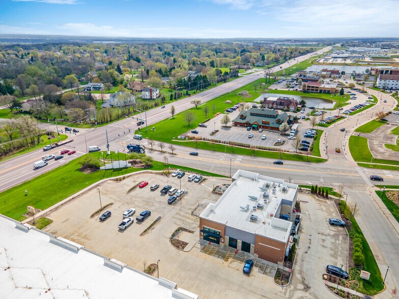 More Photos Of 2500-2510 N Randall Rd, Elgin General Retail For Sale