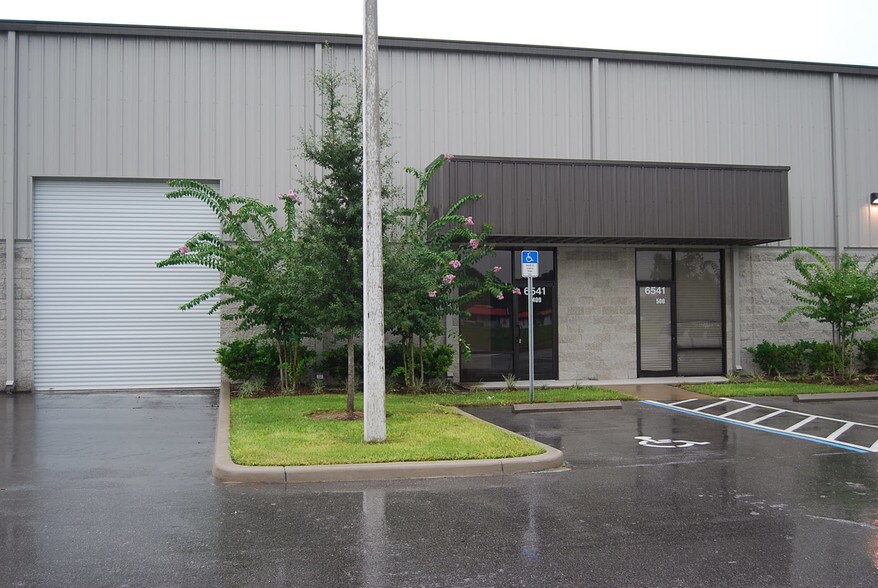 More Photos Of 6541 N Orange Blossom Trl, Orlando Warehouse For Lease