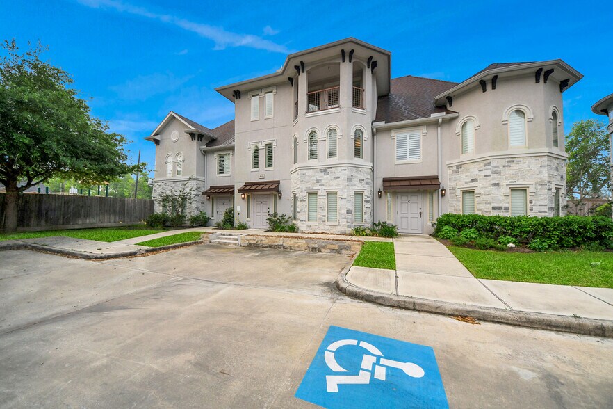More Photos Of 6536 Greatwood Pky, Sugar Land Office For Sale