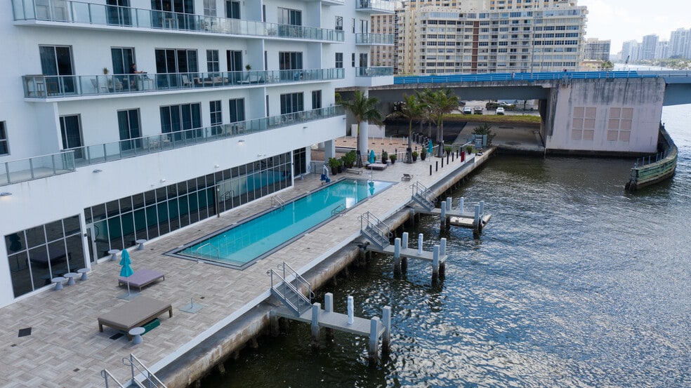 More Photos Of 4010 S Ocean Dr, Hollywood Hotel For Lease