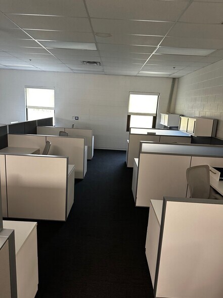More Photos Of 3930 Traxler Ct, Bay City Medical For Sale