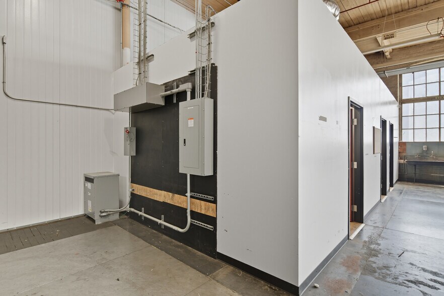 More Photos Of 122 Pleasant St, Easthampton Industrial For Lease