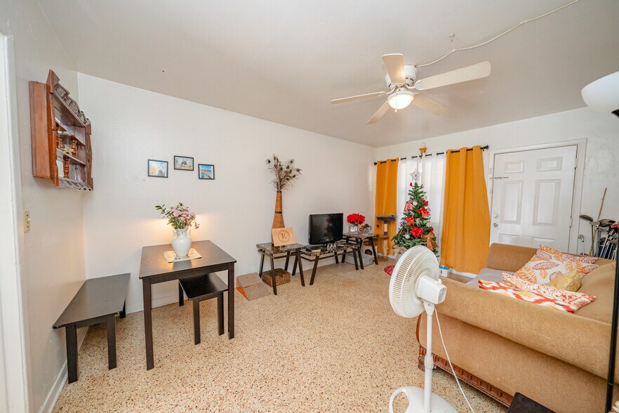 More Photos Of 112 NW 10th St, Homestead Apartments For Sale
