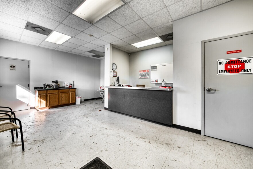 More Photos Of 9360 Osr, Midway Specialty For Lease