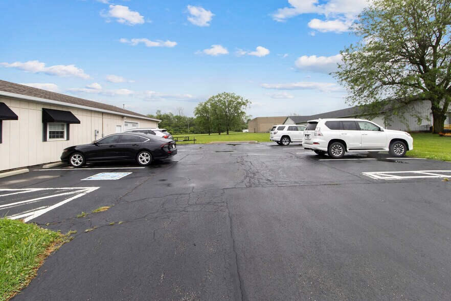 More Photos Of 1225 Ransdell Ct, Lebanon Warehouse For Lease