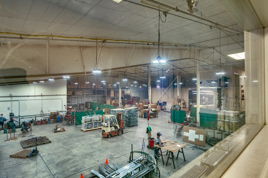 More Photos Of 1620-1720 W Airway Rd, Lebanon Manufacturing For Sale