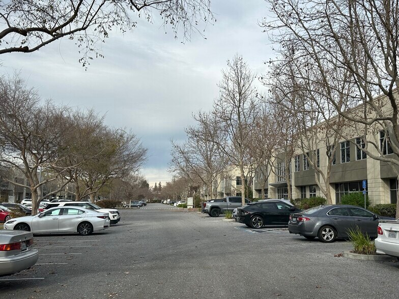 More Photos Of 1292 Kifer Rd, Sunnyvale Research And Development For Lease