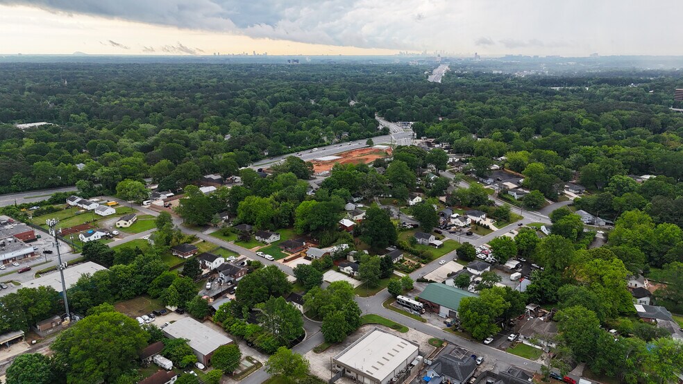 More Photos Of 1746 Hazelwood Dr SE, Marietta Office For Sale