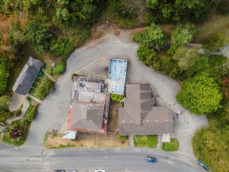 More Photos Of 16-22 Brighton Avenue, Bolinas General Retail For Sale