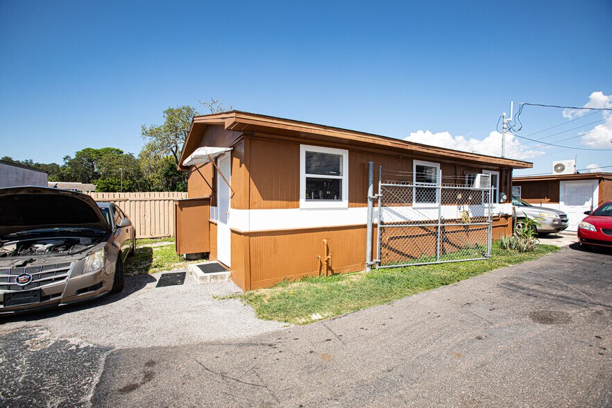 More Photos Of 14825 US Highway 19, Hudson Service For Sale