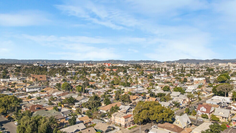 More Photos Of 838 E 43rd St, Los Angeles Apartments For Sale