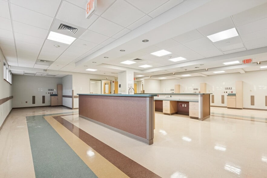 More Photos Of 2000 Grant Ave, Philadelphia Medical For Sale