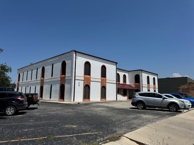 More Photos Of 1747 Citadel Plz, San Antonio Office For Sale