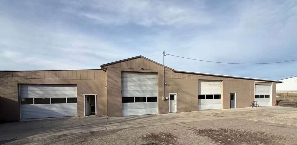 More Photos Of 592 Locust St S, Twin Falls Warehouse For Lease