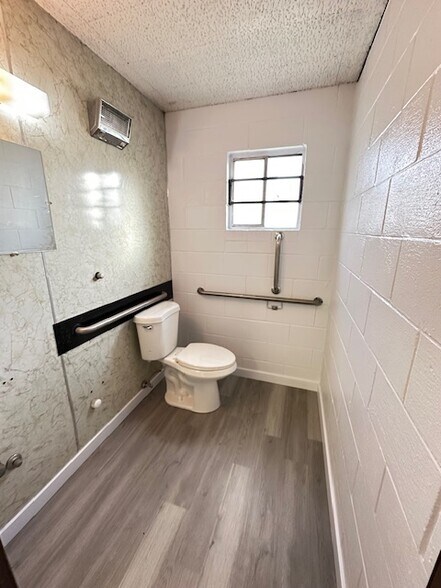 More Photos Of 427 Troy Rd, Moscow Warehouse For Sale