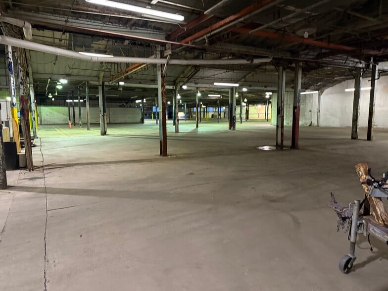 More Photos Of 73 Neale Rd, Vienna Warehouse For Lease