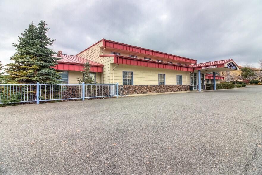 More Photos Of 504 N 40th Ave, Yakima Medical For Sale