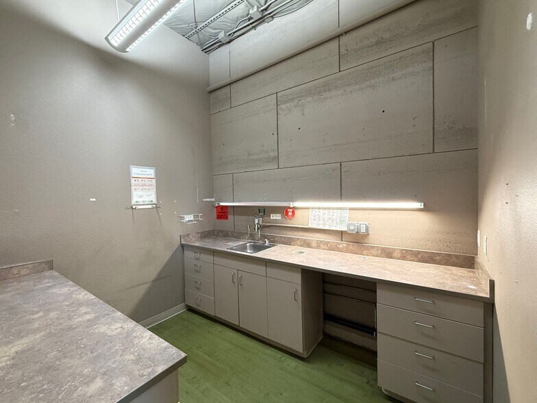 More Photos Of 1408 N Louisiana St, Kennewick Freestanding For Lease