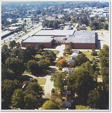 More Photos Of 905 Herring Ave, Wilson Manufacturing For Lease