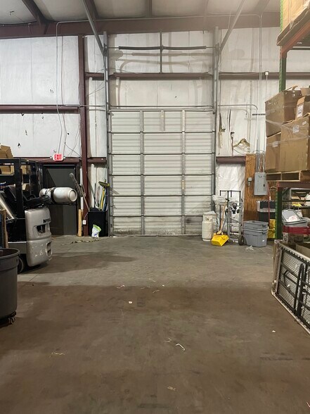 More Photos Of 3575 Trotter Dr, Alpharetta Warehouse For Lease