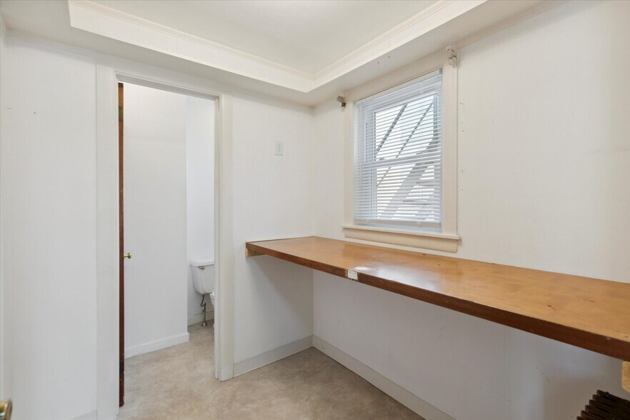 More Photos Of 363 W Johnson Hwy, Norristown Office For Lease