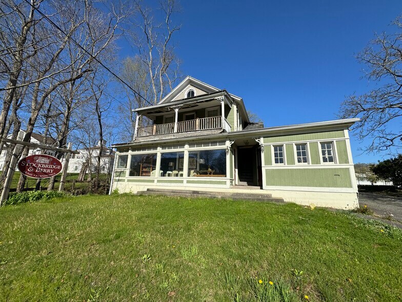 More Photos Of 142 Main St N, Southbury General Retail For Sale