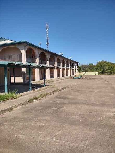 More Photos Of 1216 Interstate Highway 30, Greenville Hotel For Sale