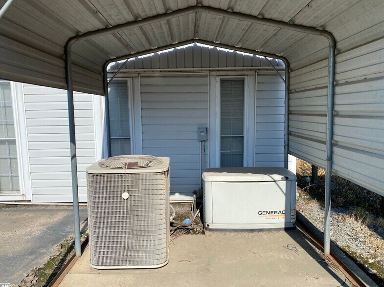 More Photos Of 1701 S Timber St, Stuttgart Office Residential For Sale