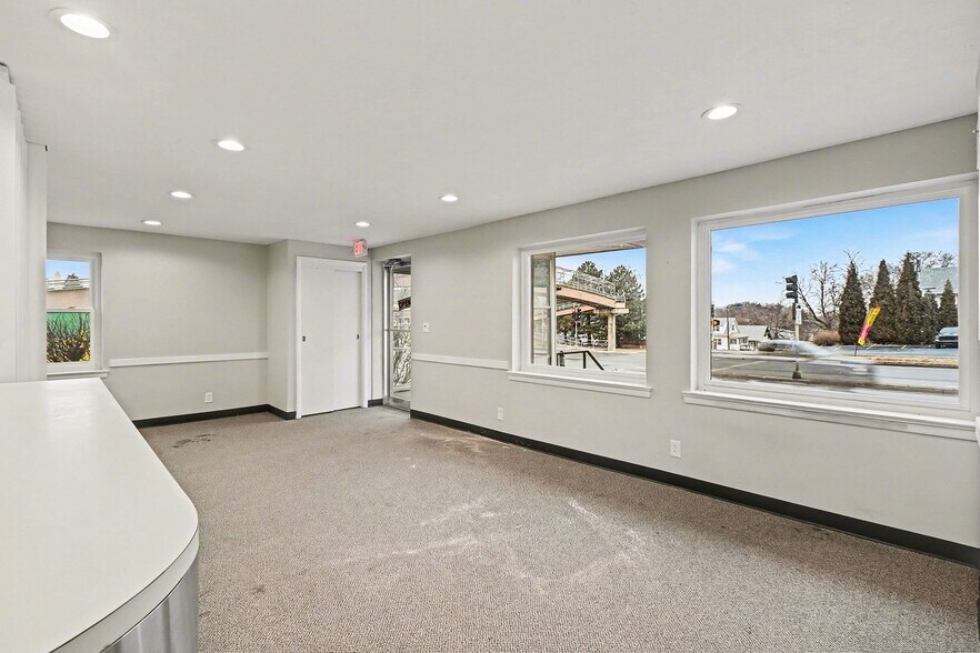 More Photos Of 5519 Northwest Radial Hwy, Omaha Medical For Lease
